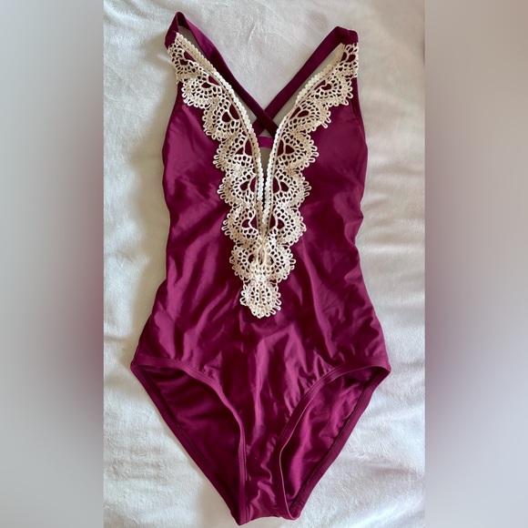 NWT BCA Size XS Burgundy Swimsuit One Piece Plunge Neck Lace Front Boho - Picture 4 of 10